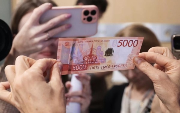 novye-banknoty-1-tys-i-5-tys-rublej-vypustili-v-rossii-78b9914